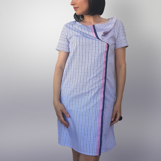 Rochie din carouri colorate de vara.