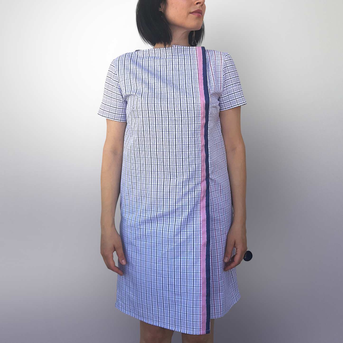 Rochie din carouri colorate de vara.