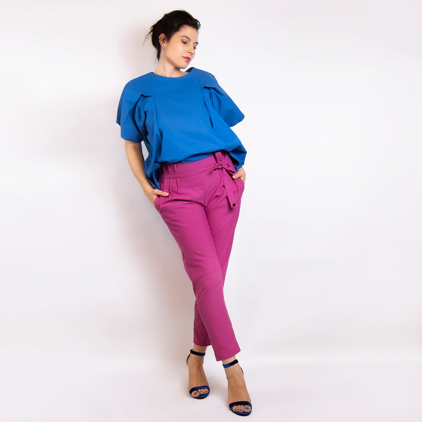 Pantaloni din stofa lana cu pliuri roz