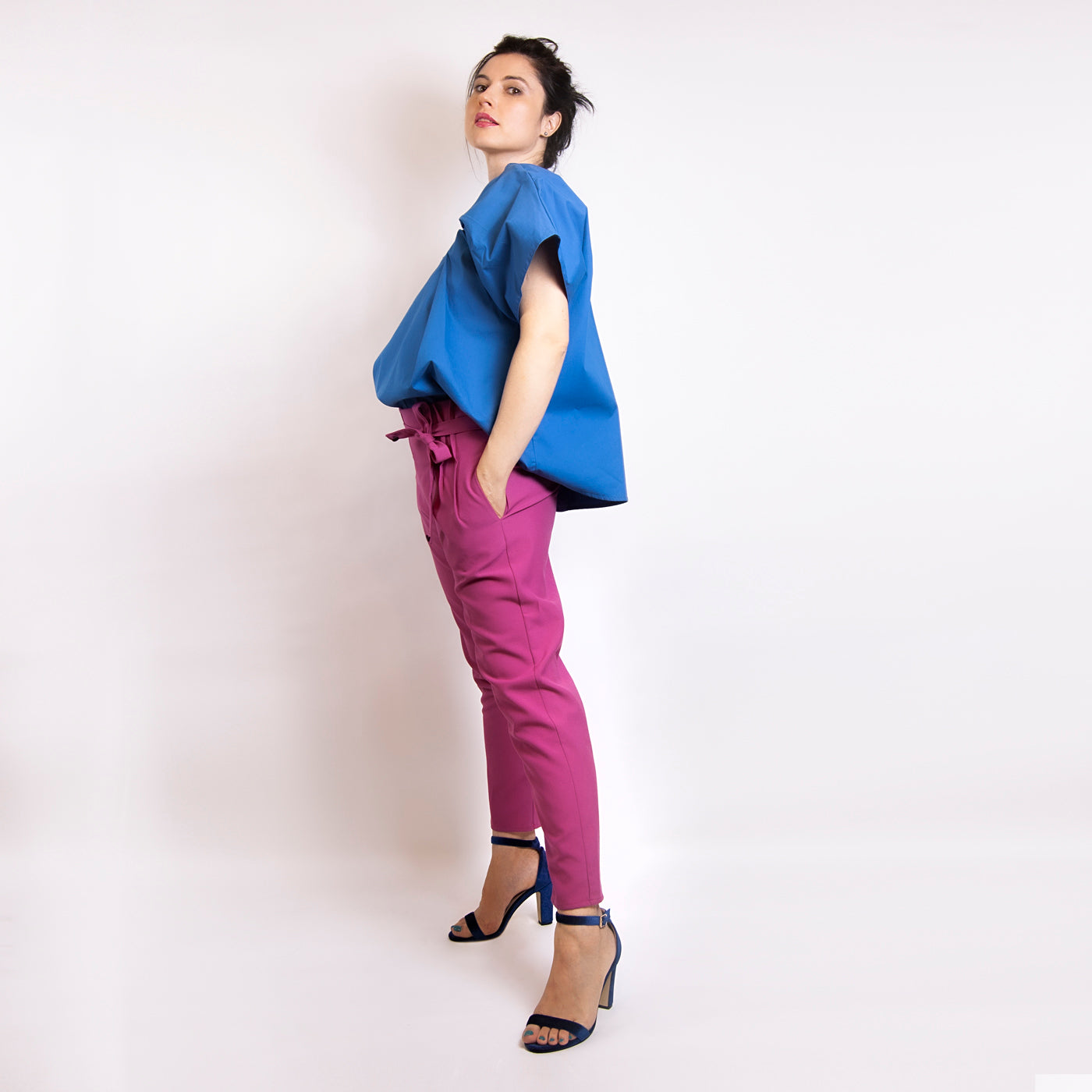 Pantaloni din stofa lana cu pliuri roz