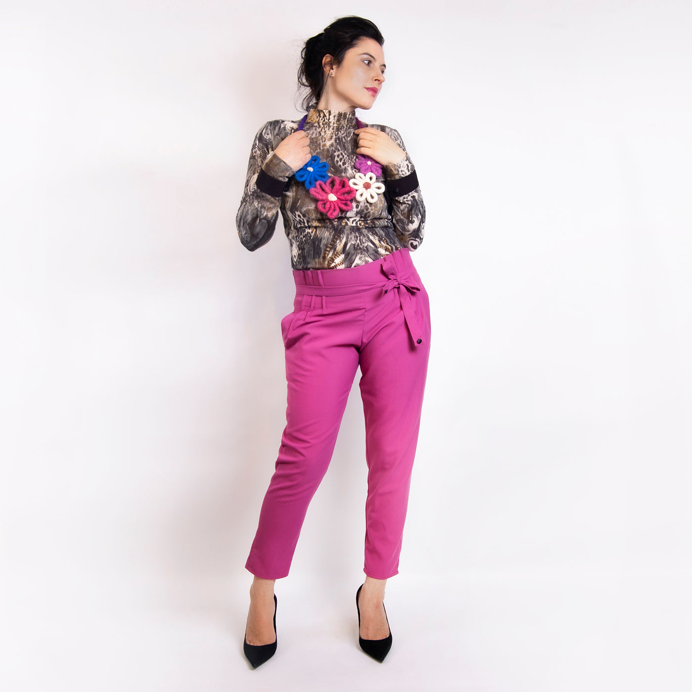 Pantaloni din stofa lana cu pliuri roz