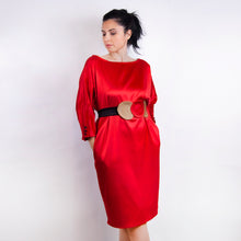 Load image into Gallery viewer, Rochie tafta pliuri - Red
